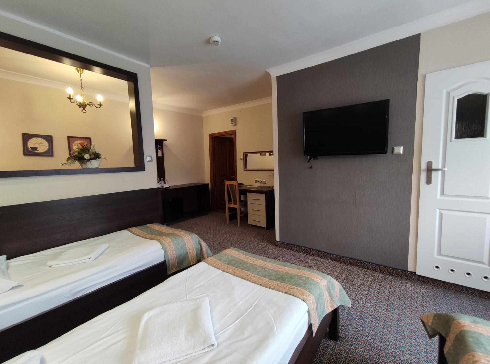 Hotel Atena Слупск Экстерьер фото