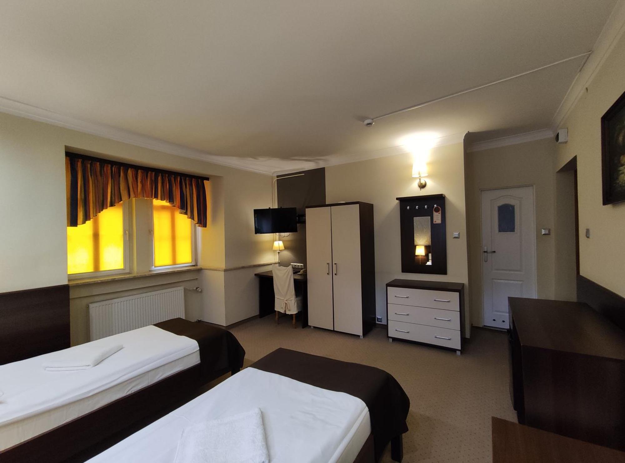 Hotel Atena Слупск Экстерьер фото