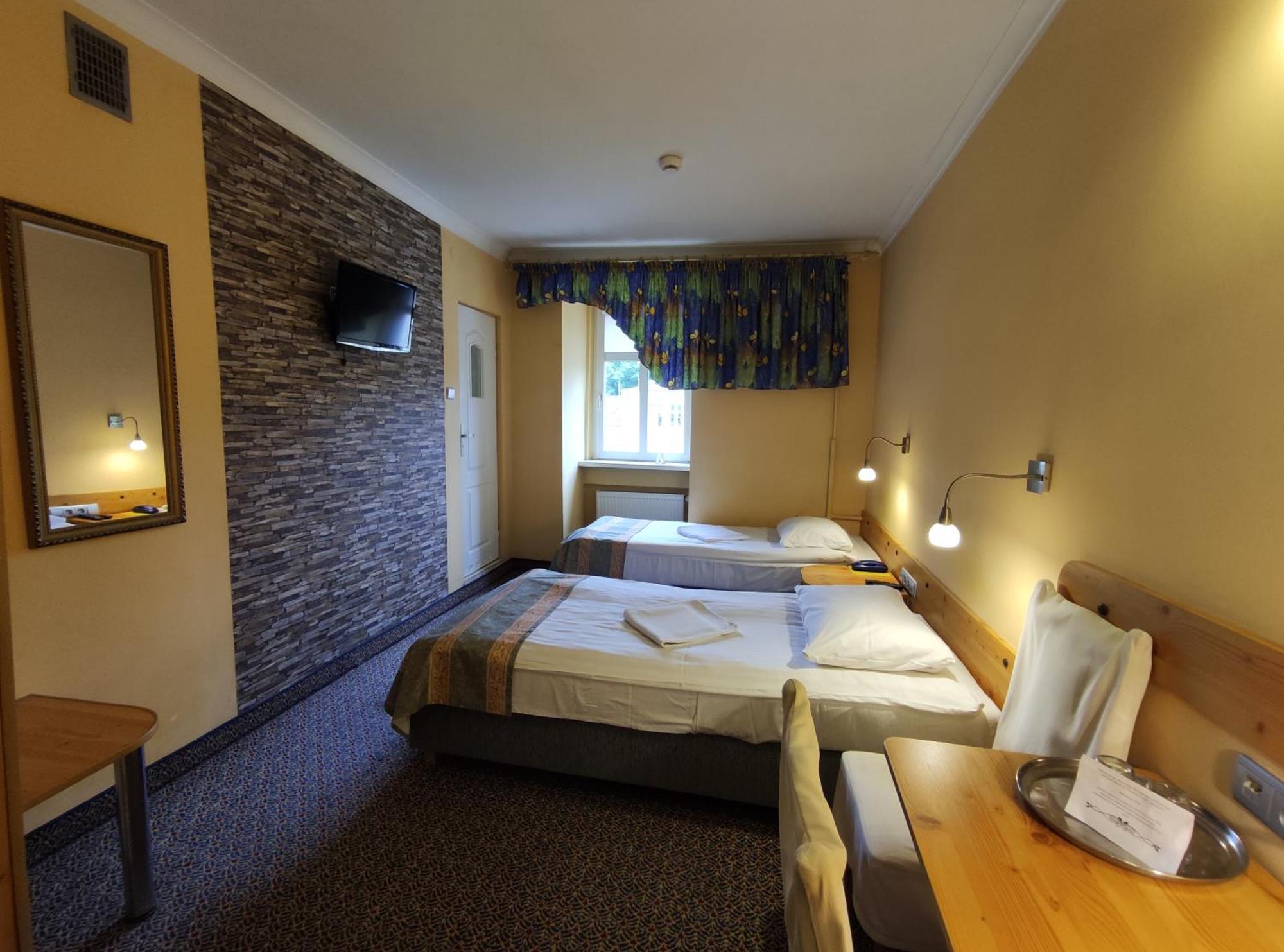 Hotel Atena Слупск Экстерьер фото