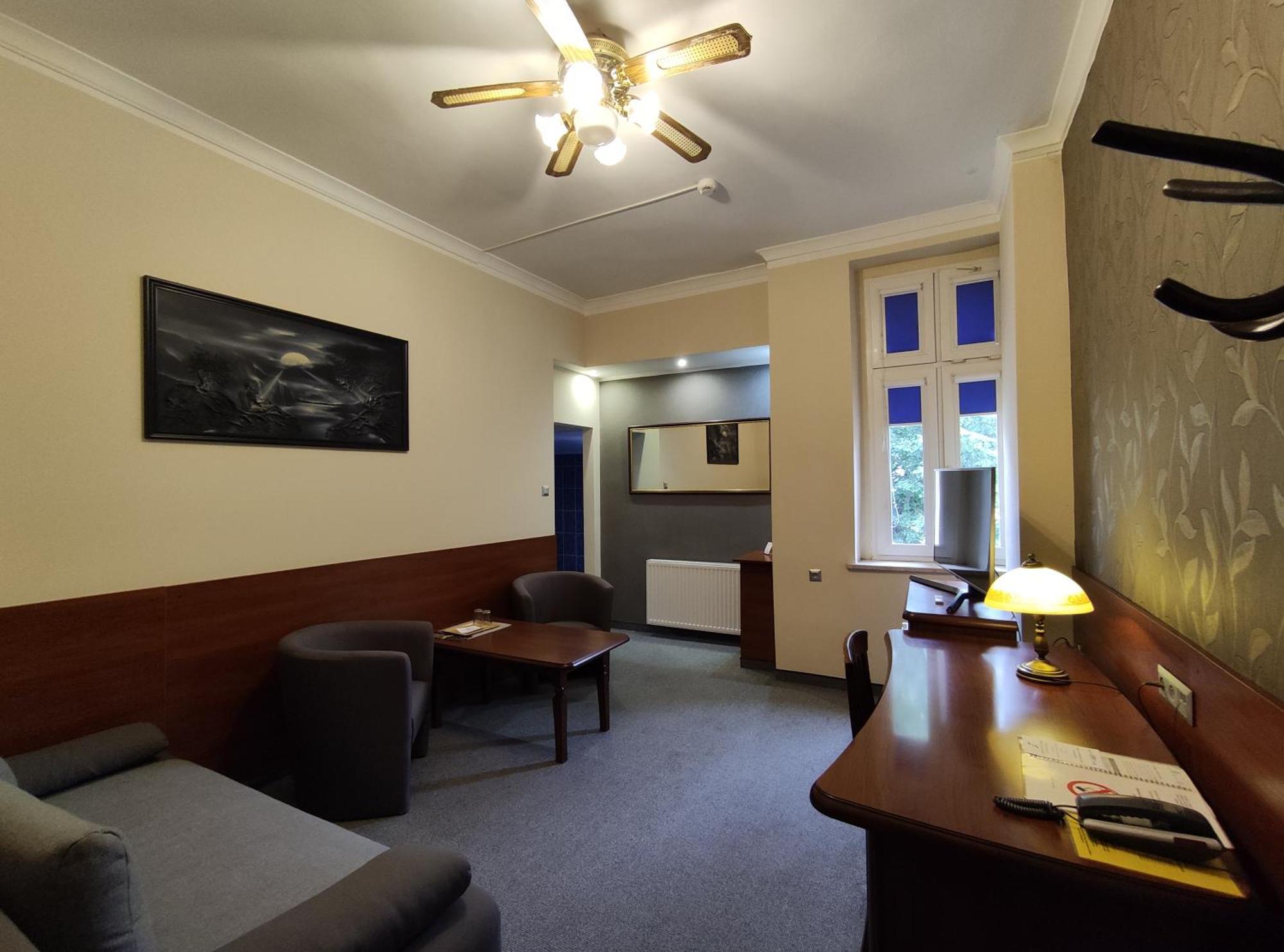 Hotel Atena Слупск Экстерьер фото