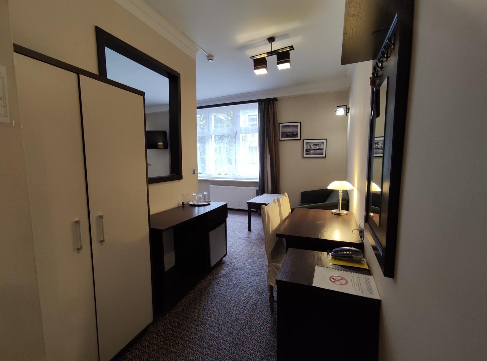 Hotel Atena Слупск Экстерьер фото