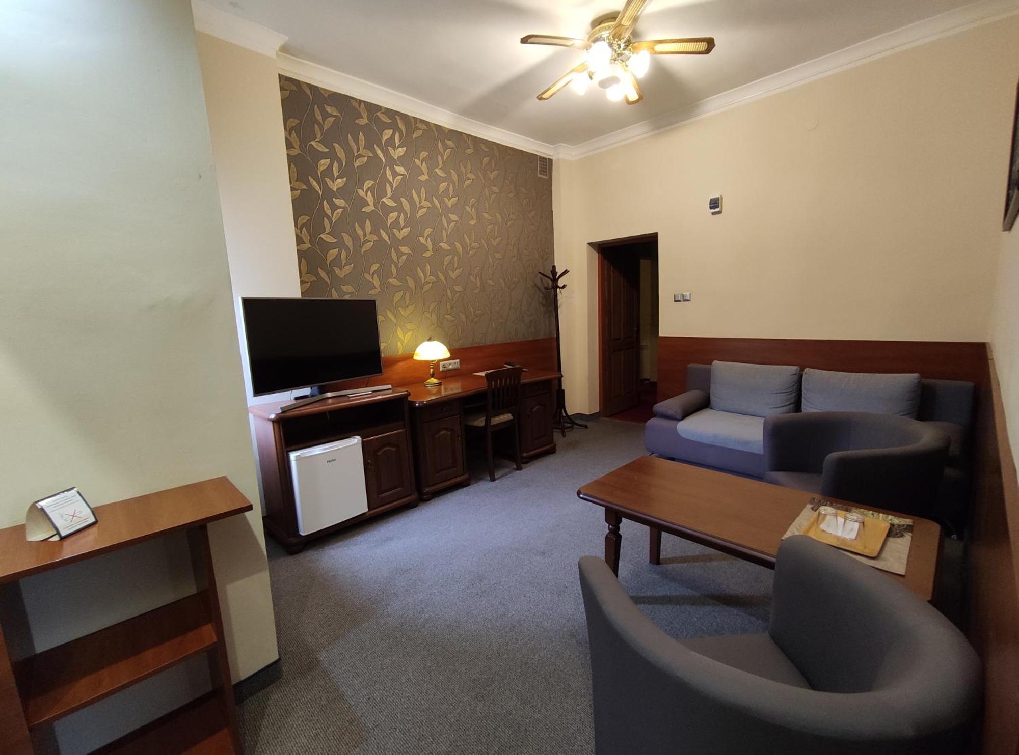 Hotel Atena Слупск Экстерьер фото