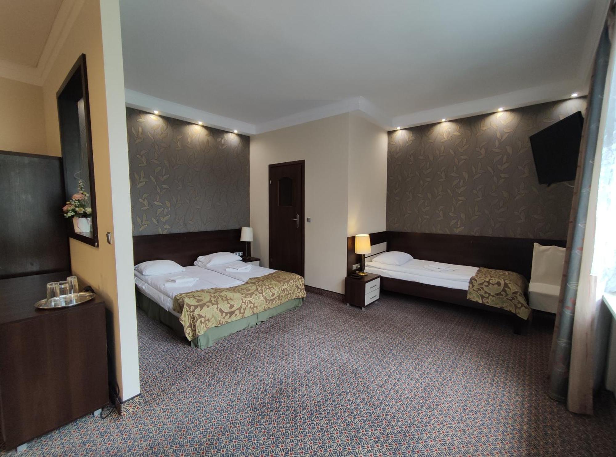 Hotel Atena Слупск Экстерьер фото