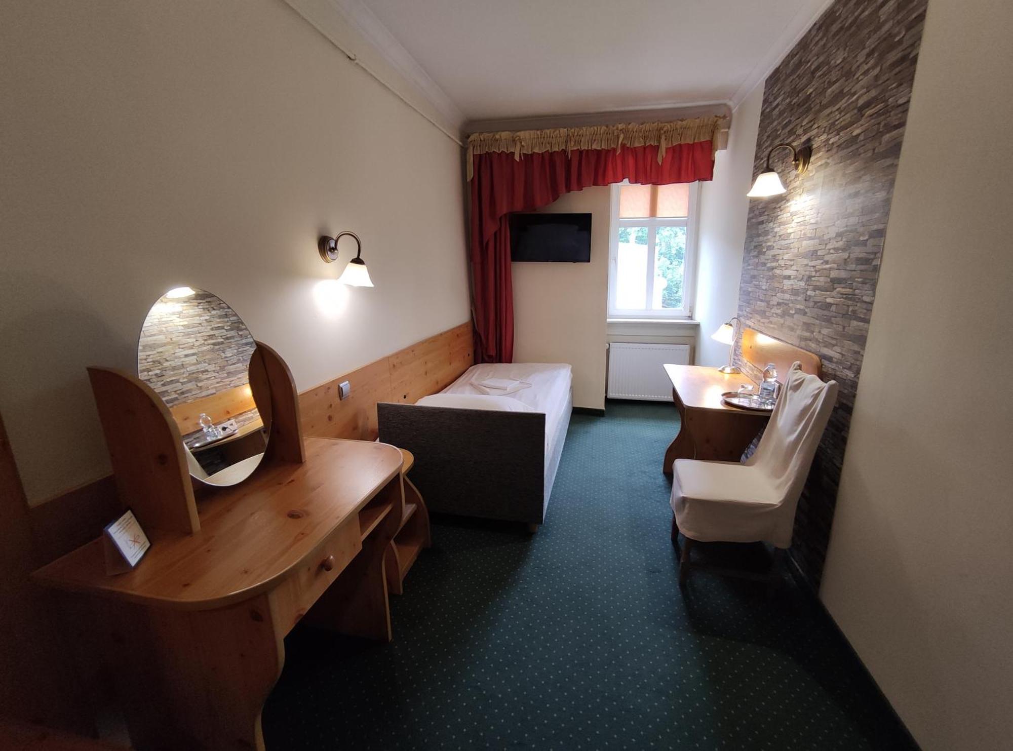 Hotel Atena Слупск Экстерьер фото